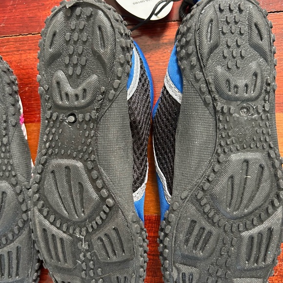 NWT Water Shoes - Children’s size 1-2 - Bundle of 3 Pairs - Picture 7 of 10